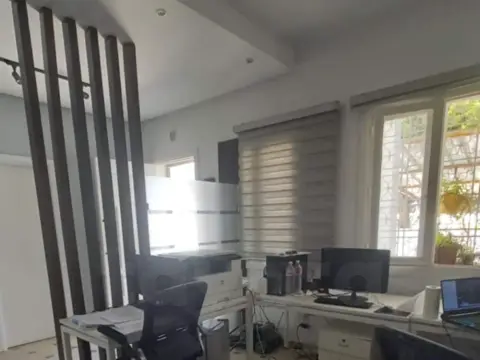 AL Bureau rdc villa Menzeh4  très bon emplacement 1200dt