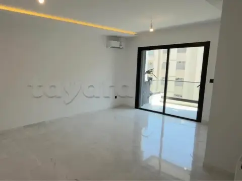 A Vendre des appartements S+1 direct promoteur très haut standing avec une salle de sport et une sal