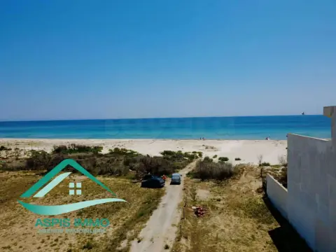 Terrain d'habitation 500 m² pieds dans l'eau plage Dherwa Kelibia