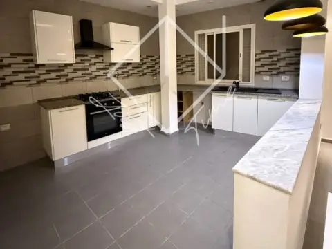 Étage de villa s+1 à louer à cité nkhilette