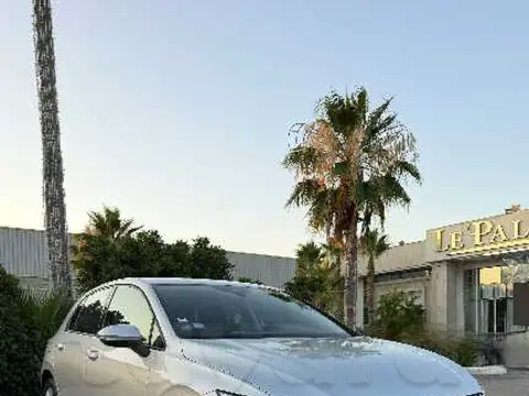 Golf 8 essence