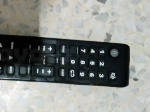 COMANDE TV EUROSTAR marche bn etat tel: 55043665