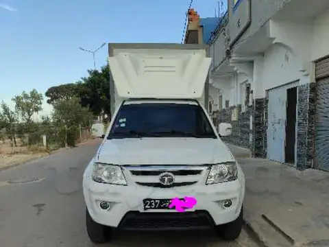TATA X2 FOURGON PREMIERE MAIN
