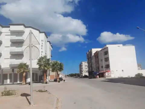 À VENDRE – EXCELLENT TERRAIN COMMERCIAL R+3 – ROUTE HÔTEL SOLIMAR - Borj Cedria