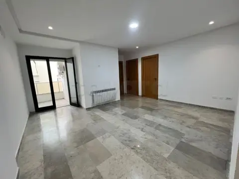 Un Bureau H+2 à Louer à L’aouina Cité Lwahat