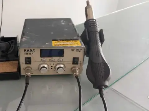 Air chaud avec fer à souder