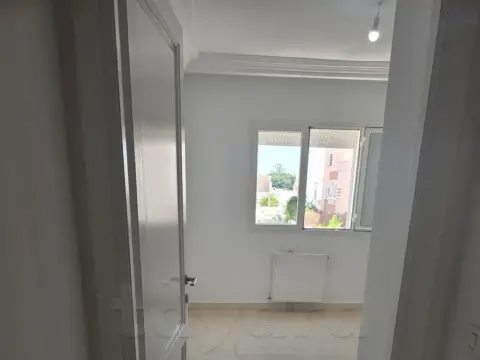 AV S+1 titré La Soukra  235MD
