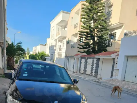 Peugeot 301 en bon état année 2013