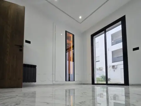 À Vendre – Appartement S+3 – Très Haut Standing | 183 m²