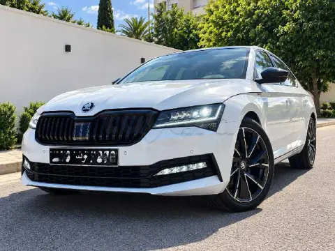 C. DEPART SKODA SUPERB SPORTLINE 2024
