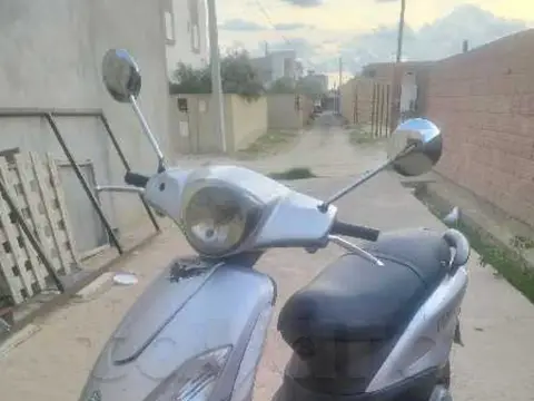 scooter Piaggio fly