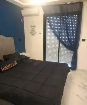al un très beau et luxueux appartement à cité el wahat l'aouina