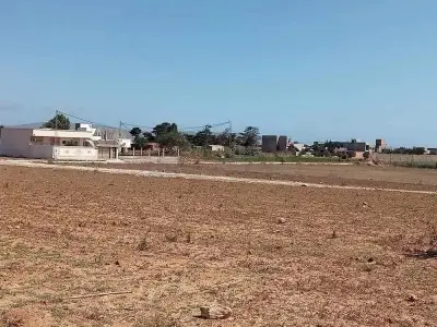 à vendre un terrain à dar allouche 200 m² à 35 mille