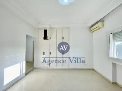 Etage de villa s4 à la soukra