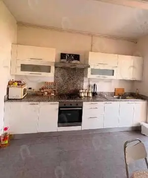 JARDIN D'EL MENZAH 2 : APPARTEMENT S+2 RICHEMENT MEUBLÉ À LOUER