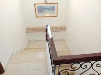 À louer – Étage de villa S+4 meublé à Sahloul, Sousse