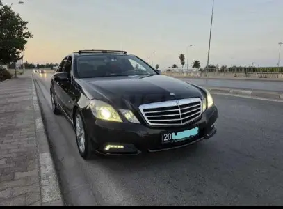 🚘 Mercedes-Benz Classe E W212 E350 CDI Avantgarde – 2010 TRÈS PROPRE ET BIEN ENTRETENUE