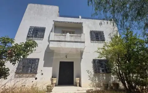 A VENDRE VILLA A RÉNOVER À EL MENZAH 9C