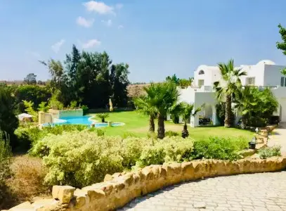 V671 villa jardin d ete e