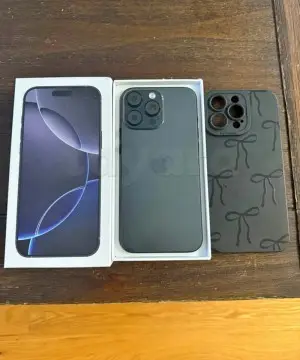 Iphone 16 pro max état neuf