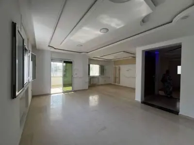 📍ENKHILETTE : APPARTEMENT S+3 A LOUER