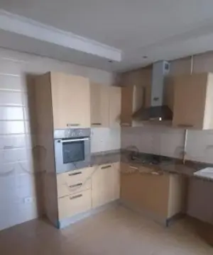 ARIANA ESSOUGHRA : APPARTEMENT S+3 A LOUER