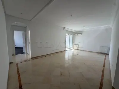 📍RIADH ANDALOUS : APPARTEMENT S+4 À LOUER