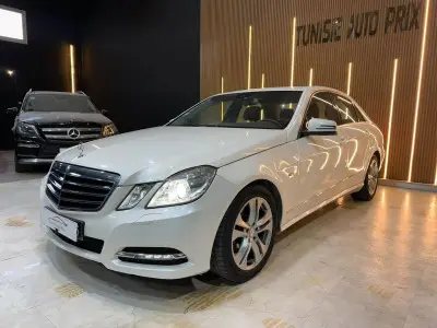 Mercedes-Benz Classe E Avantgarde 220 CDi 2.1 CDI 16V DPF BlueEFFICIENCY 7G-TRONIC 170 cv Boîte auto