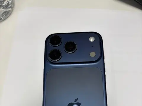 iPhone 17 Pro – 256GB | Deep Blue