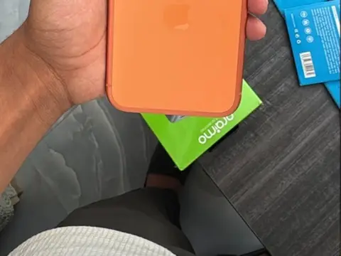 iphone 17 pro max Sim