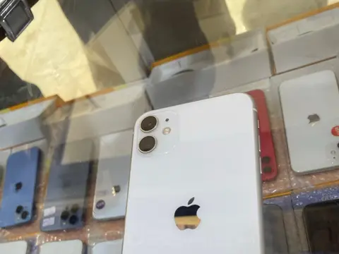 iPhone 11 64Go