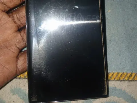 Samsung Galaxy S23 Ultra, très propre