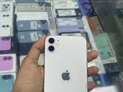 آيفون 11