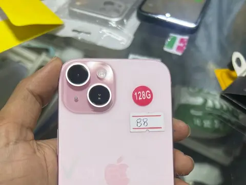 آيفون 15