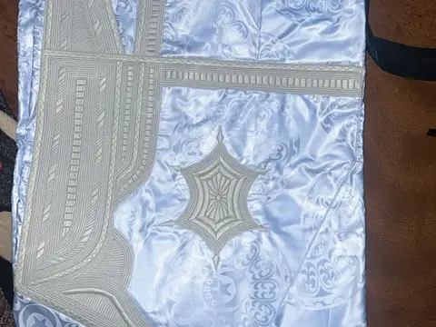 دراعة من أزبي المسبوق دسيهْ المقدم و معاها بانتلوهْ