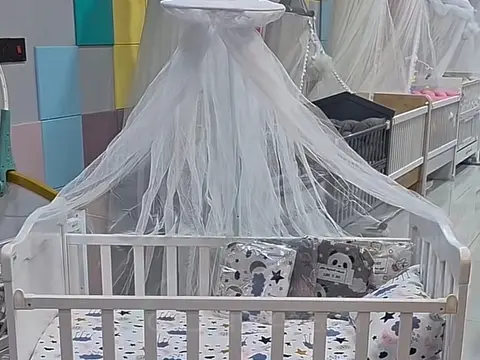 سرير طفل مريح 0-5 سنوات