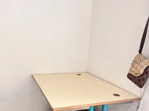 طاولة مكتبية