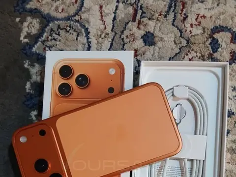 عندي ذيك ايفون 17 pro max