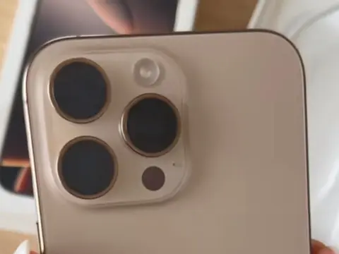 iPhone 16 Pro Max