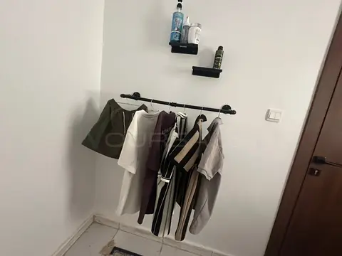 تيشيرتات وبولوهات للبيع