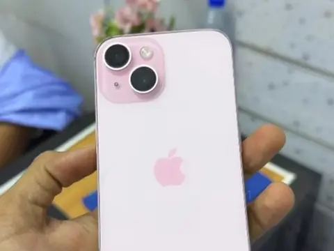 iPhone 15