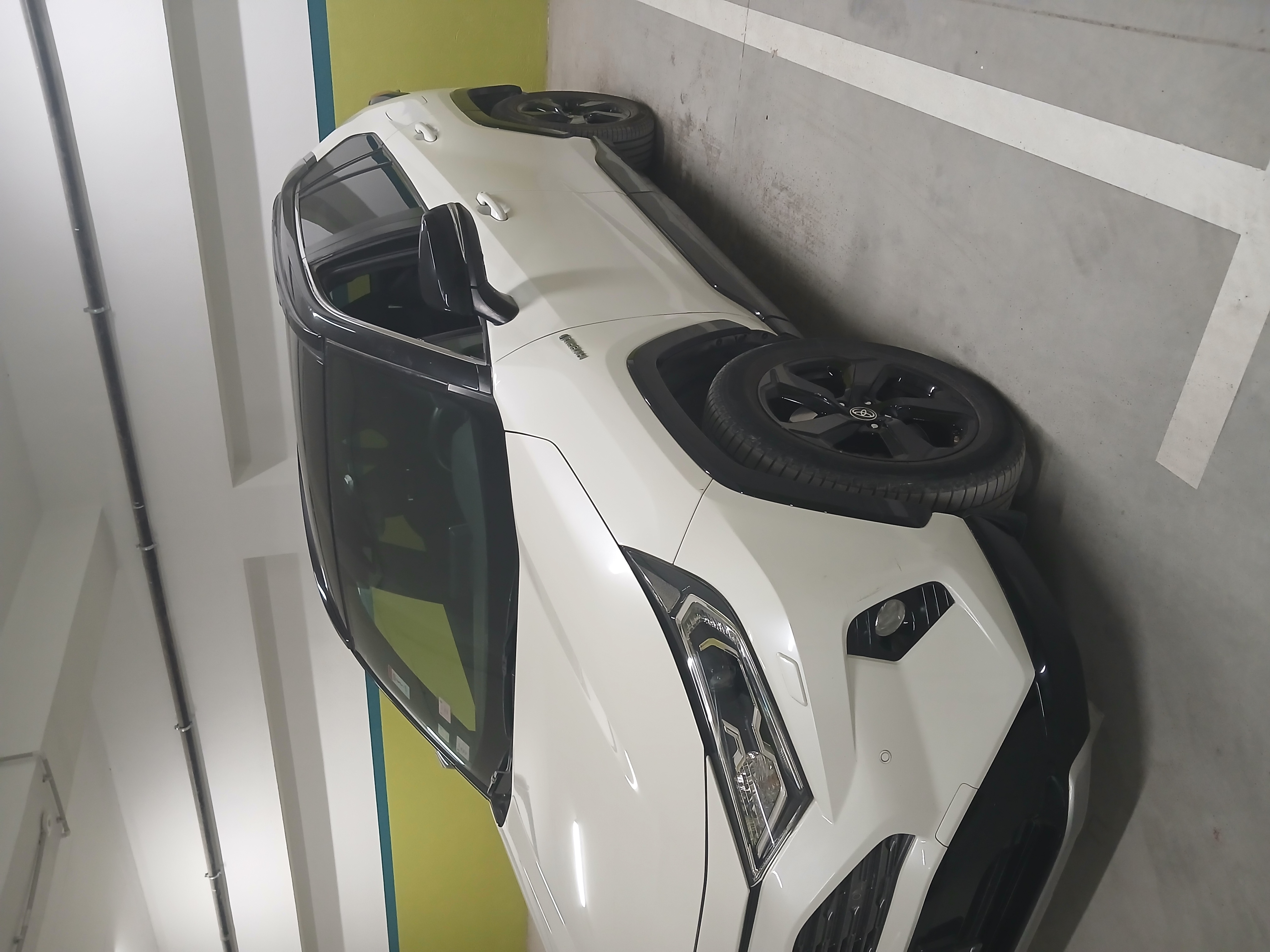 Toyota rav 4 hybride essense 2020 à Lac 2 — photo 2