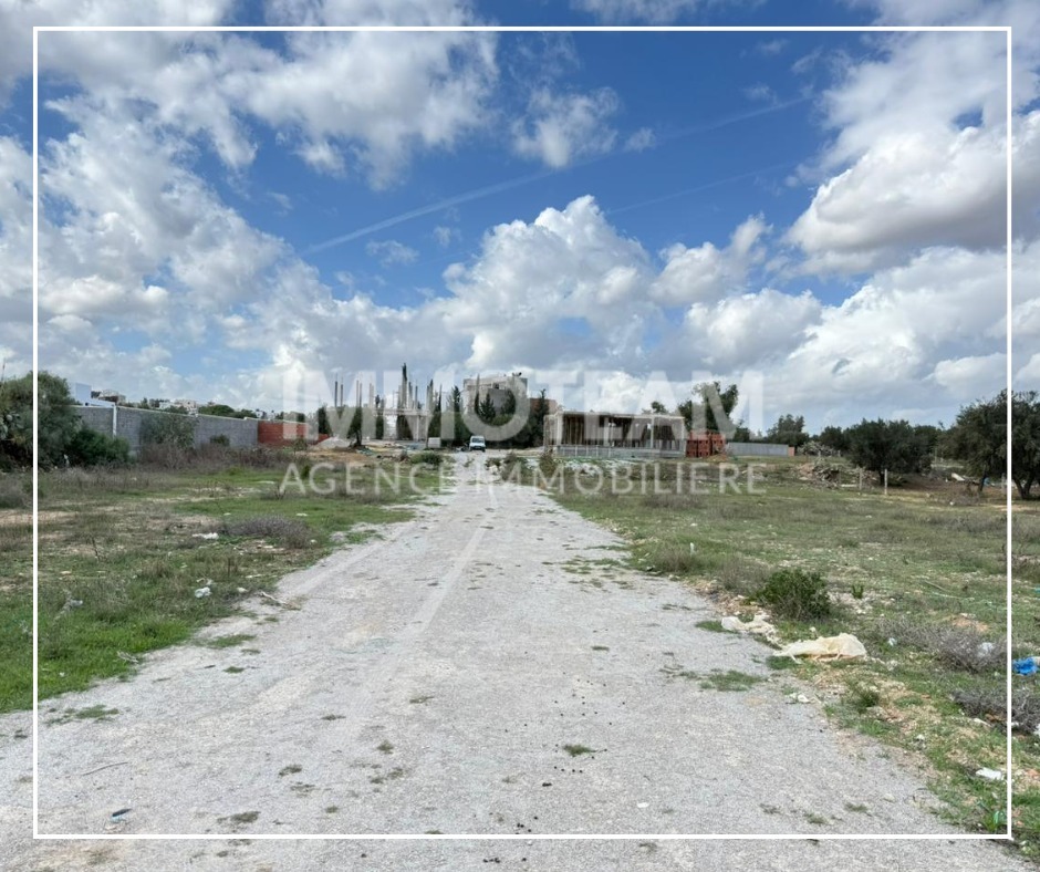 À VENDRE TERRAIN À HAMMAMET à hammamet — photo 1