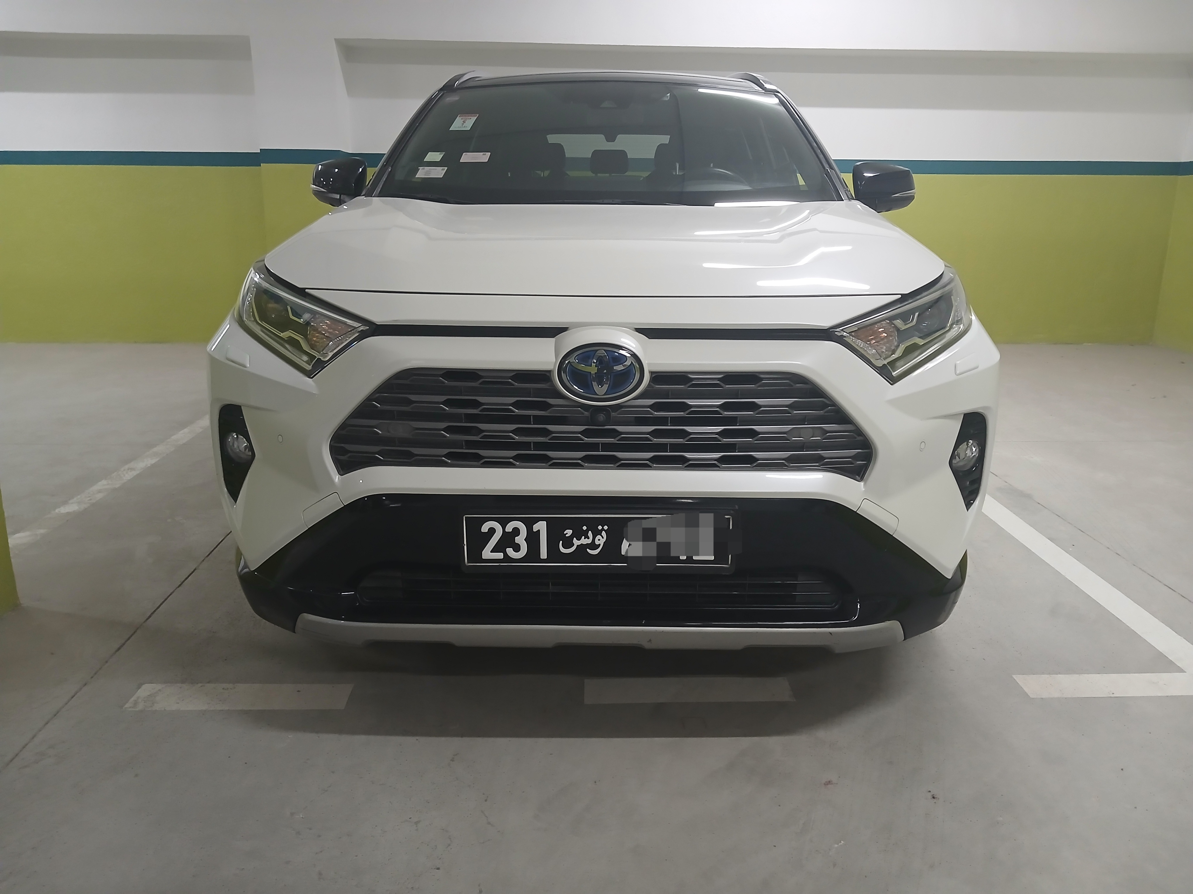Toyota rav 4 hybride essense 2020 à Lac 2 — photo 1