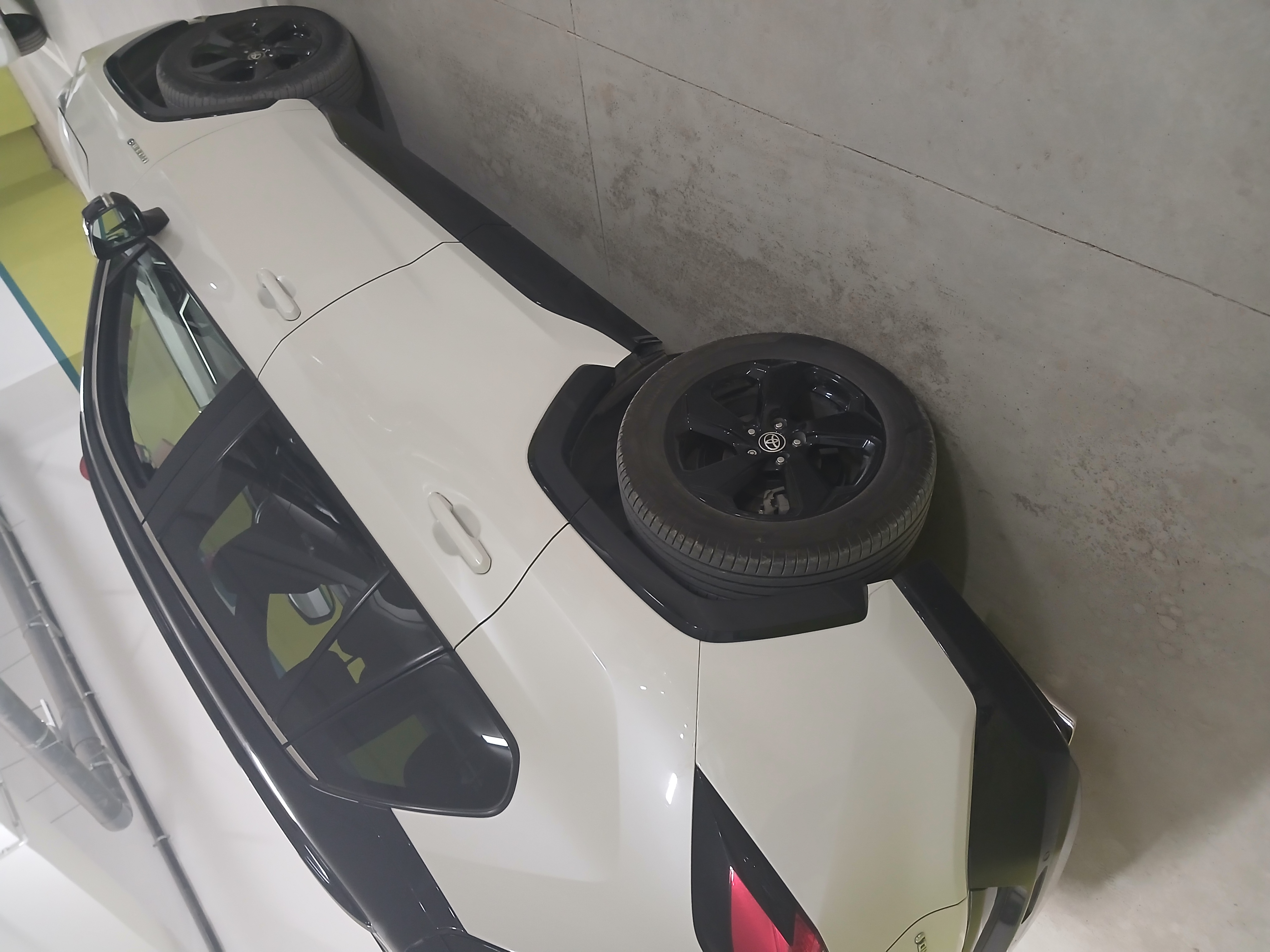 Toyota rav 4 hybride essense 2020 à Lac 2 — photo 5