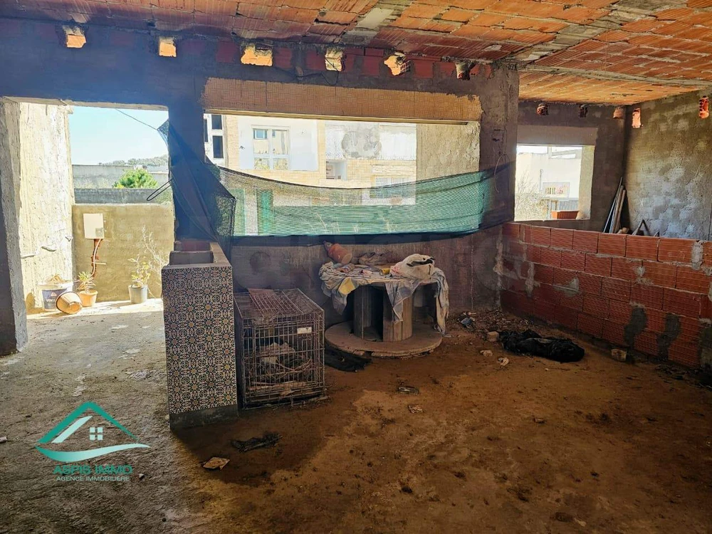 Maison et studio inachevée à cité Mirdès 2 Kelibia à Tunis, Tunis — photo 4