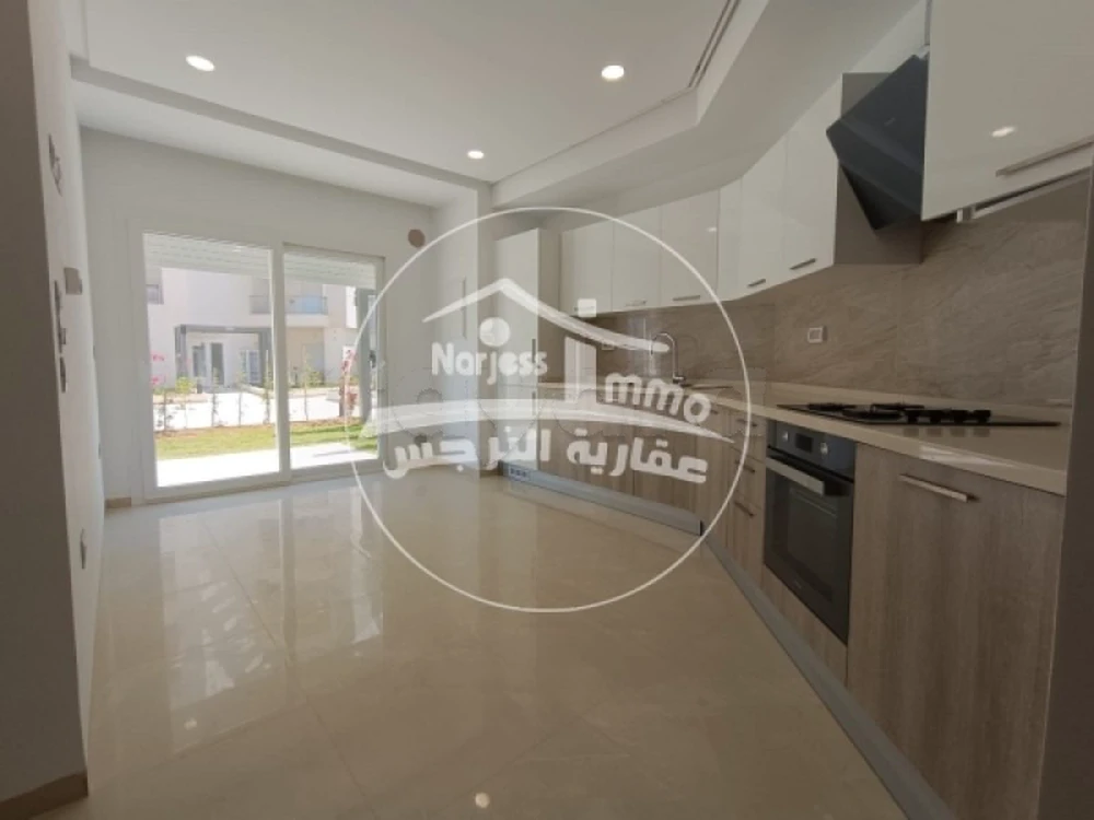 Appartement s+1 au RDC avec un petit jardin et vue sur la mer chot mariem à Tunis, Tunis — photo 3