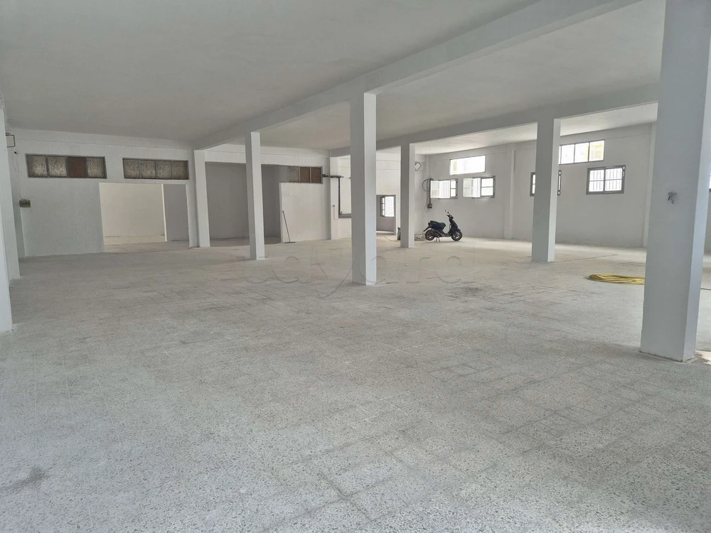 À LOUER – Dépôt Commercial/Industriel 1 100 m² | Zone Industrielle Poudrière 2 – Sfax à Sfax, Sfax — photo 4