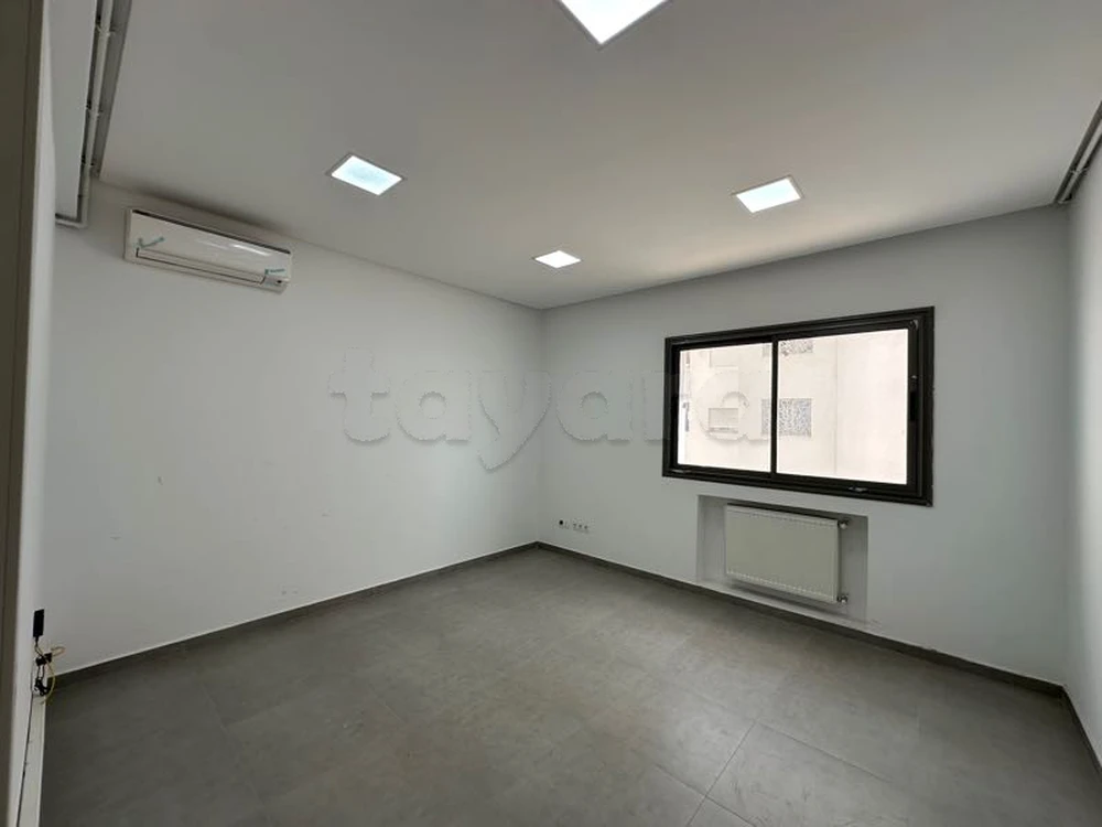 Bureau A2 à cité wahat à L Aouina, Tunis — photo 3
