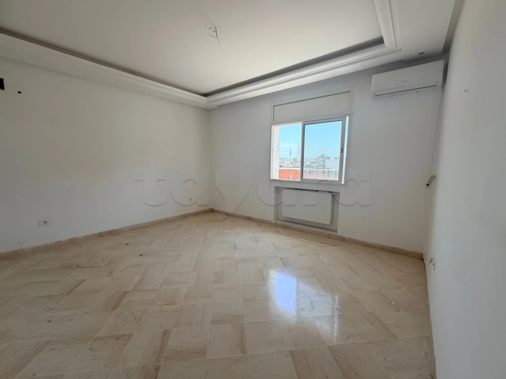 À louer – étage de villa S+3 près de Mongi Slim & La Closerie à La Marsa, Tunis — photo 3